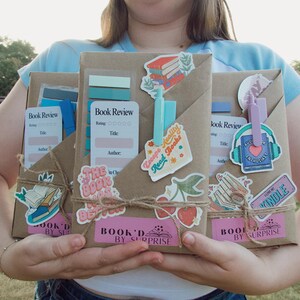 Blind Date with a Book - Bookish Gifts - Book Lover Gifts - Personalized Book -Spicy Romance Book - Romance Sci Fi Fantasy - Cute Gift Idea

Blind Date With a Book, Secret TBR, Mystery Book Date, Book Lovers Gift, Readers Gift, Book Gift, Pre-owned Books