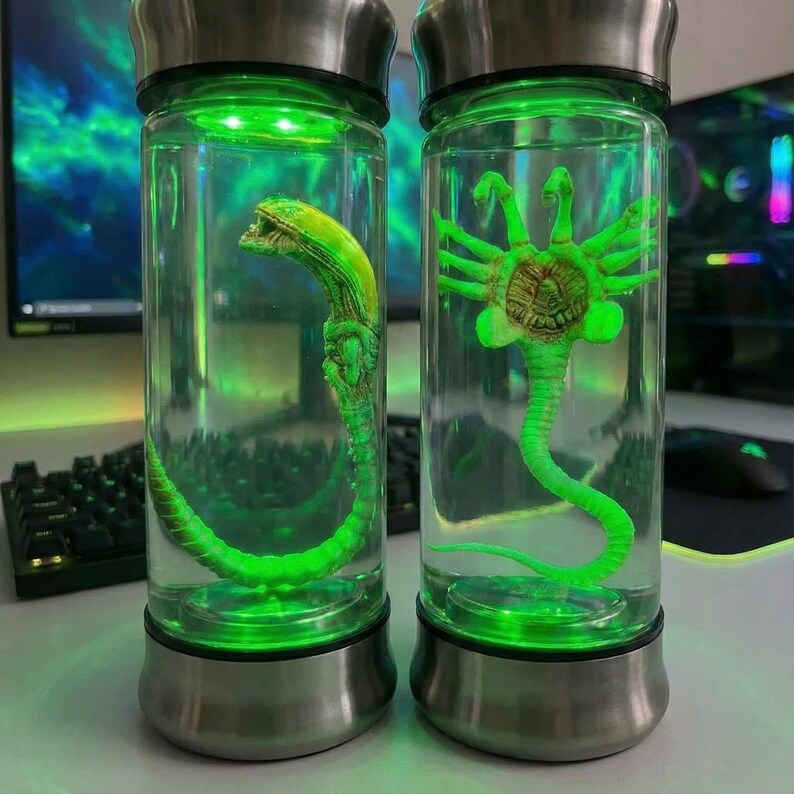 Alien Lamp, Glowing Resin, Green LED, Sci-fi Decor, Horror Collectible ...