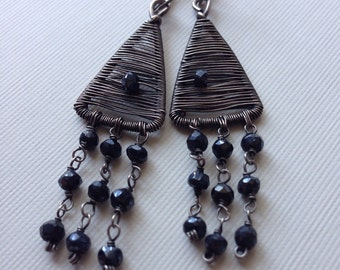 Silver wire-wrapped earrings with black spinel beads - woven earrings with black beads - dangling earrings - elegant black diamond