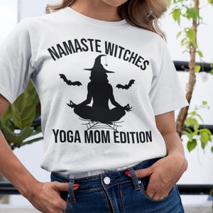 Namaste Witches yoga moeder-T-shirt, grappig Halloween Witchy-T-shirt