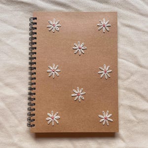 Embroidered Daisy Flowers Notebook – Handmade Kraft A5 Spiral Journal, Fabric Covered Diary, Cute Stationery Gift, Boho Writing Notebook