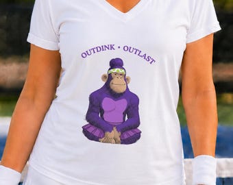 Maglietta da pickleball da donna con scollo a V, maglietta con grafica Outdink Outlast Gorilla, abbigliamento da pickleball dalla vestibilità comoda