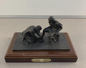 Bronze Statue: Jesus Washing Peter's Feet - Last Supper Sculpture