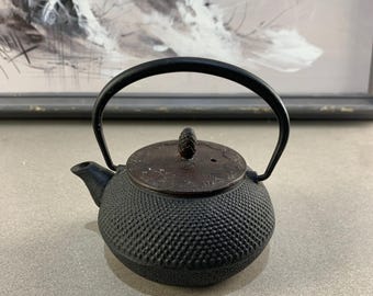 Vintage gietijzeren theepot Iwachu Nanbu Tetsubin, Morioka, Japan