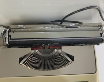 ヴィンテージ アンダーウッド 555 電動タイプライター - ミッド