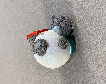 Adorno de bola de nieve Tatty Teddy / Figura navideña "Me to You" de Rare