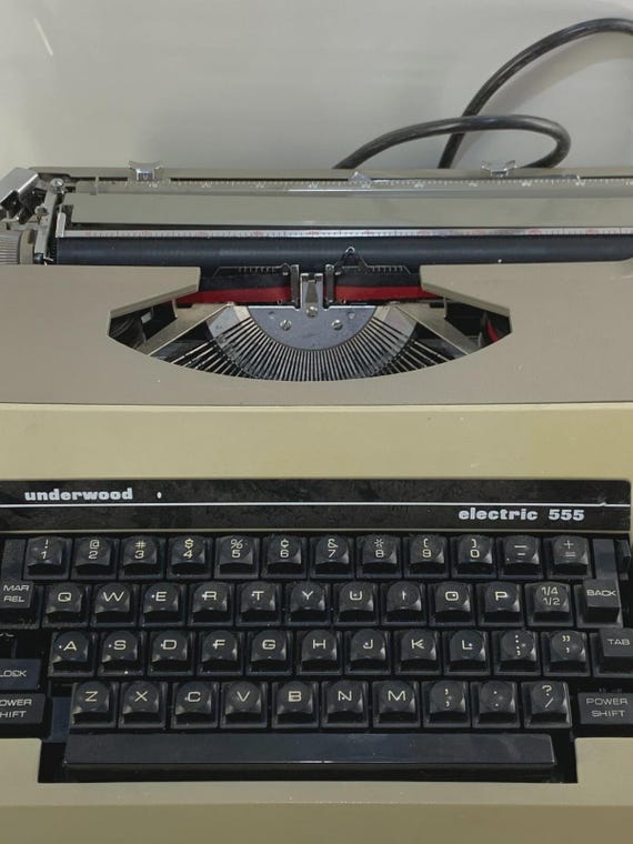 アンダーウッド　ヴィンテージタイプライター ヴィンテージ アンダーウッド 555 電動タイプライター - ミッド