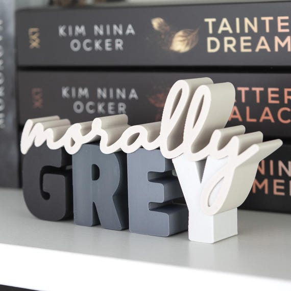 Morally Grey Schriftzug | Bücherregal Deko