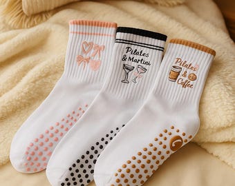 Set di 3 calzini Pilates da donna – calzini antiscivolo con ricamo, calzini bianchi antiscivolo per il fitness, regalo per donna, calzini sportivi
