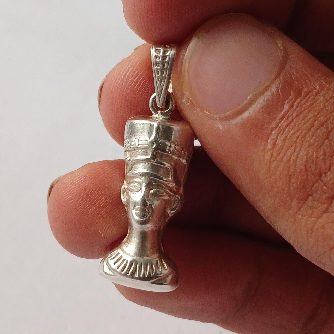 925シルバーのネフェルティティペンダント - エジプトの女王のチャーム