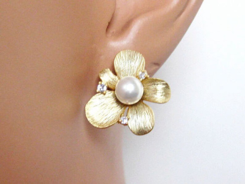 Floret Orchid Earring main image 1
