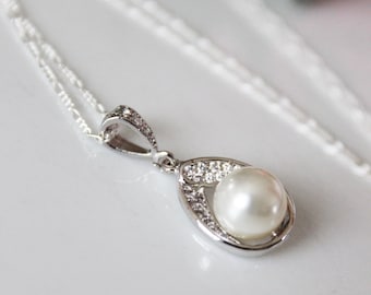 Jewel Pearl Drop Wedding Pendant, Simple Everyday Jewelry, Bridal Pearl Pendant, Wedding Jewelry, Bridesmaids Wedding Gift