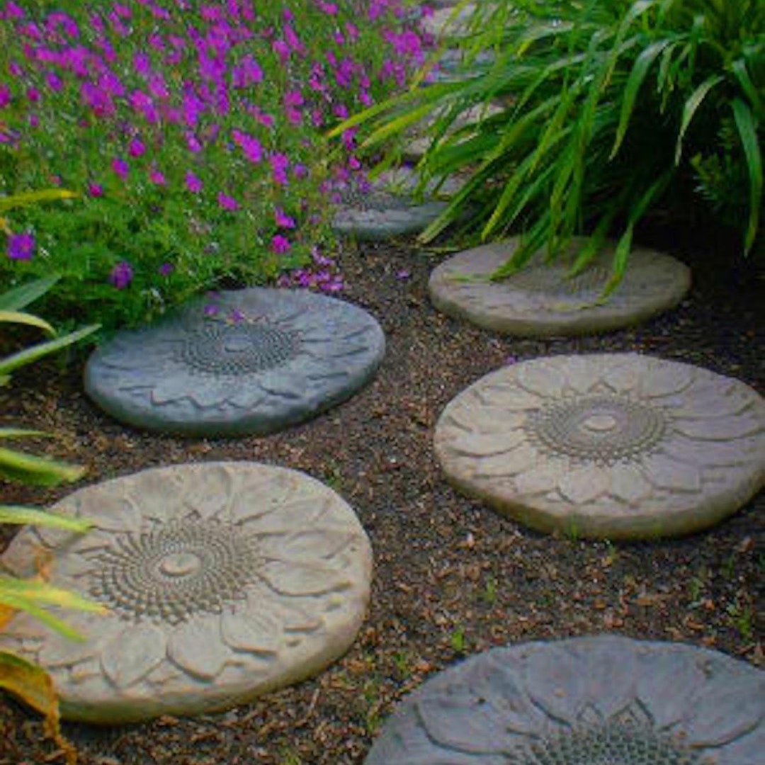 Spoontiques Beautiful Grandma Stepping Stone | Hand-Painted Garden Stone | Outdoor Or Indoor Decor | 9-5/8" Diameter