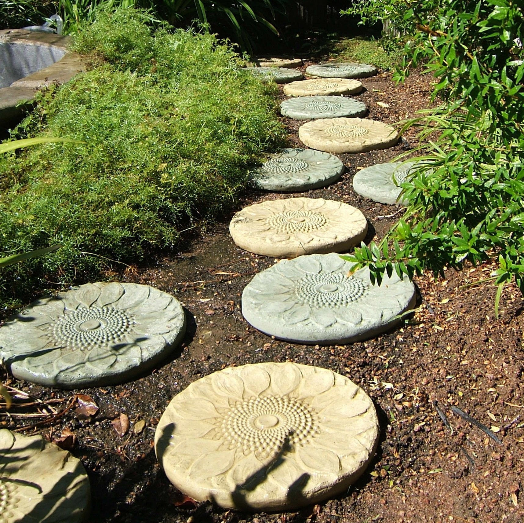 Stepping Stones Outdoor Walkway DII Sand Dollar Flip Flop Cement
