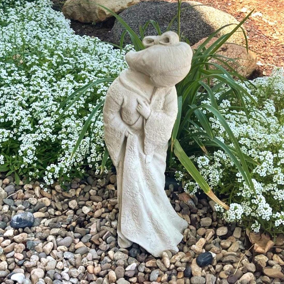 Bronze Sitting Lady Statue - Etsy