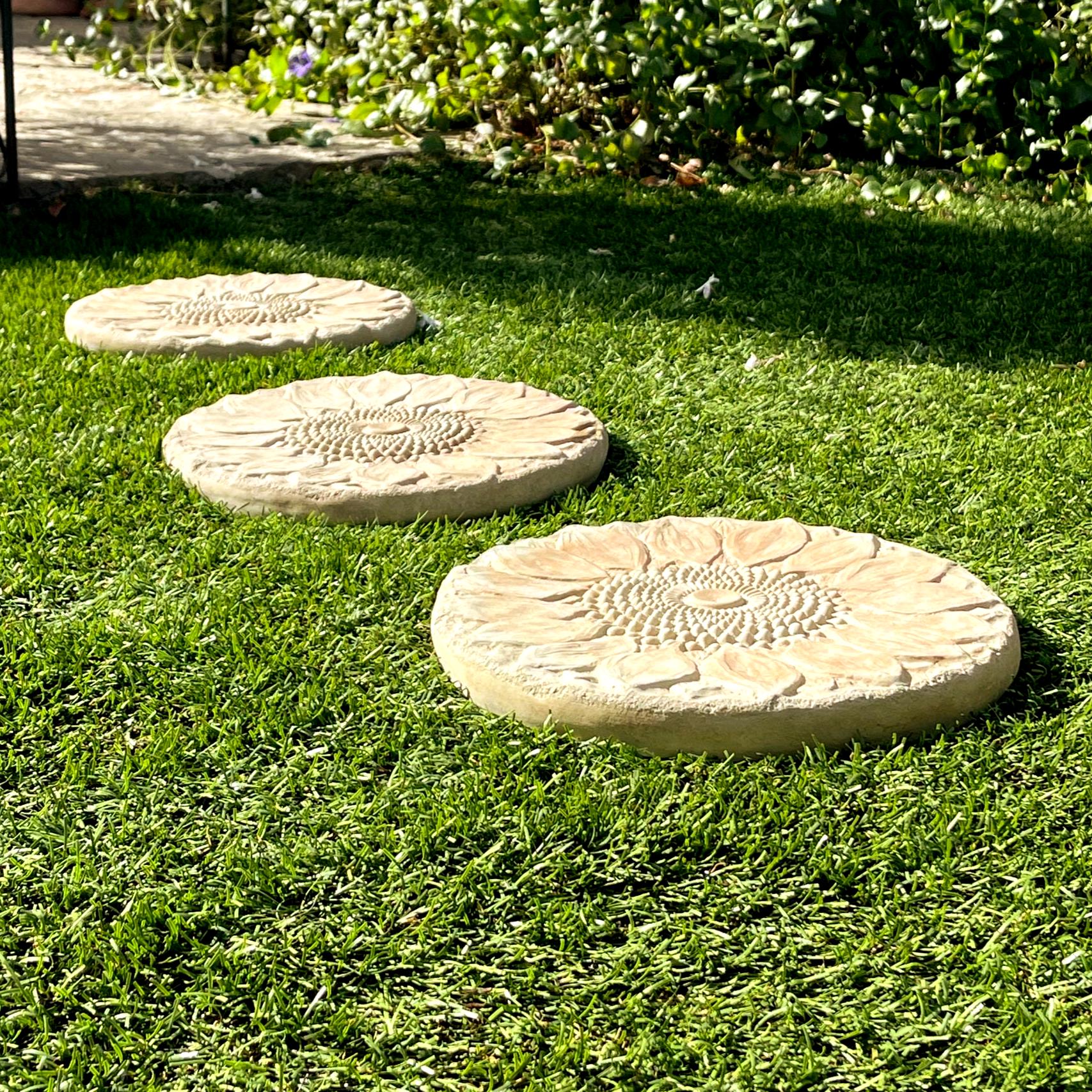SUNFLOWER STEPPINGSTONE (color & Set Option): Durable Solid Stone