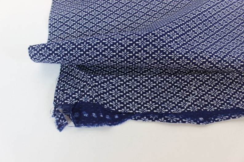 Vintage Japanese. Yukata Bolt. Blue and White. Geometric Cotton. Japanese Cotton. Geometric Fabric. Japanese Indigo. Indigo Cotton. 2087 image 4
