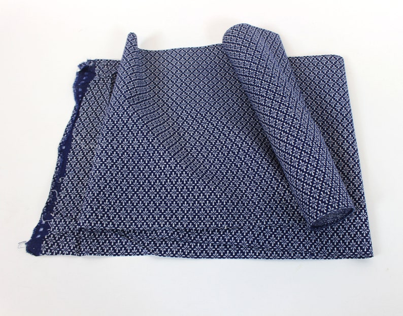 Vintage Japanese. Yukata Bolt. Blue and White. Geometric Cotton. Japanese Cotton. Geometric Fabric. Japanese Indigo. Indigo Cotton. 2087 image 3