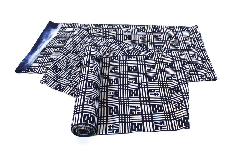 Vintage Japanese. Yukata Bolt. Blue and White. Geometric Cotton. Japanese Cotton. Geometric Fabric. Japanese Indigo. Indigo Cotton. 2084 image 3