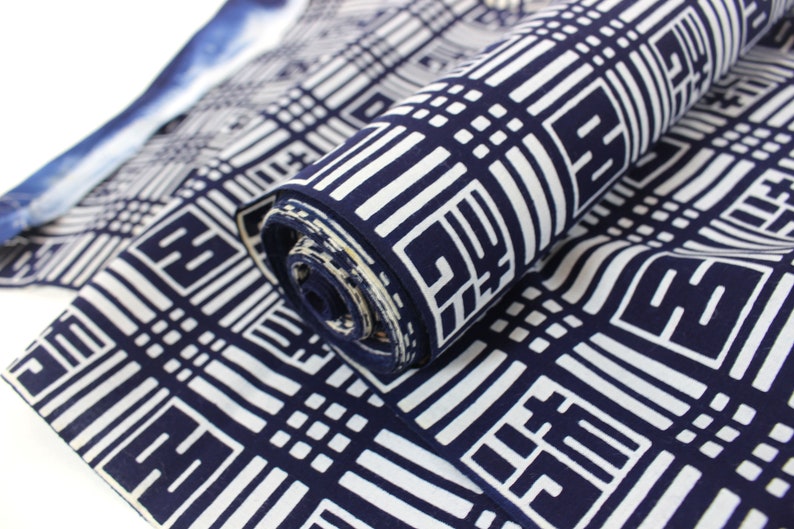 Vintage Japanese. Yukata Bolt. Blue and White. Geometric Cotton. Japanese Cotton. Geometric Fabric. Japanese Indigo. Indigo Cotton. 2084 image 2