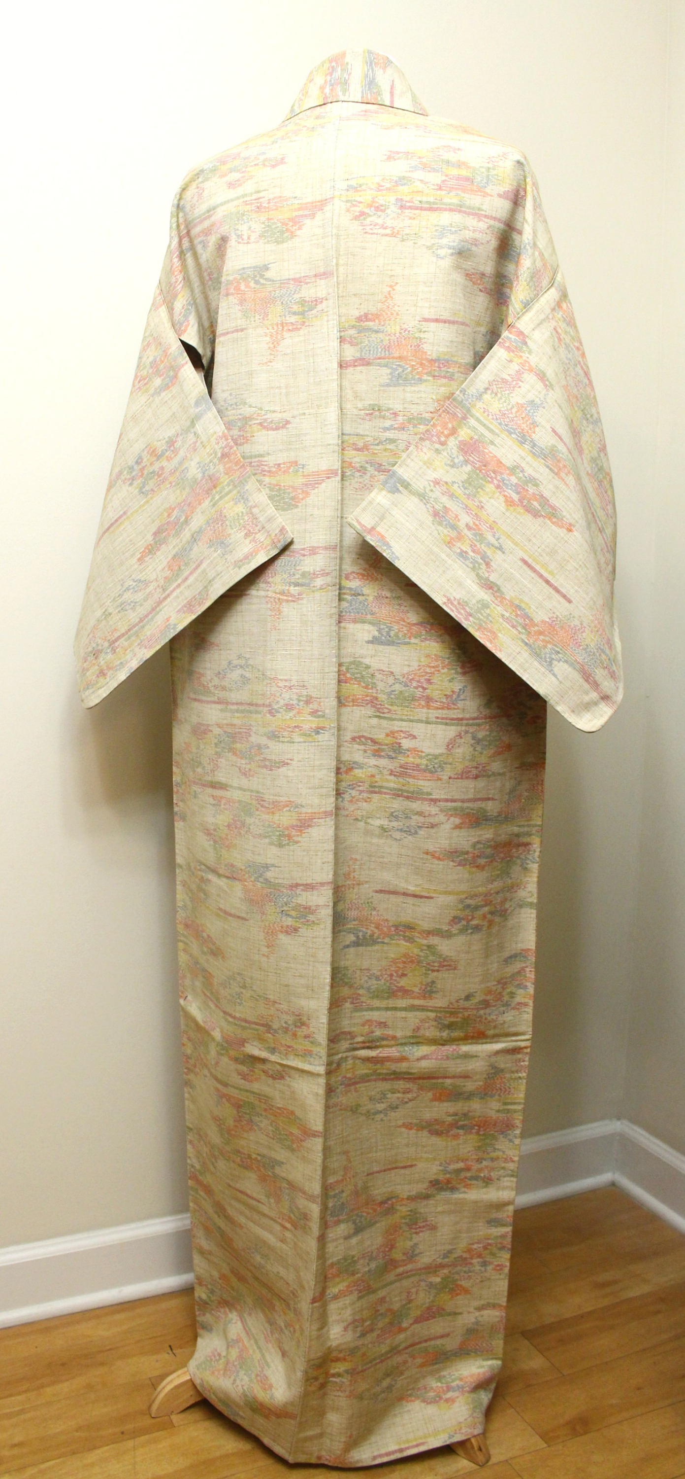 Japanese Vintage Kimono. Silk Ikat Robe. Fall Colors. Soft Yellow