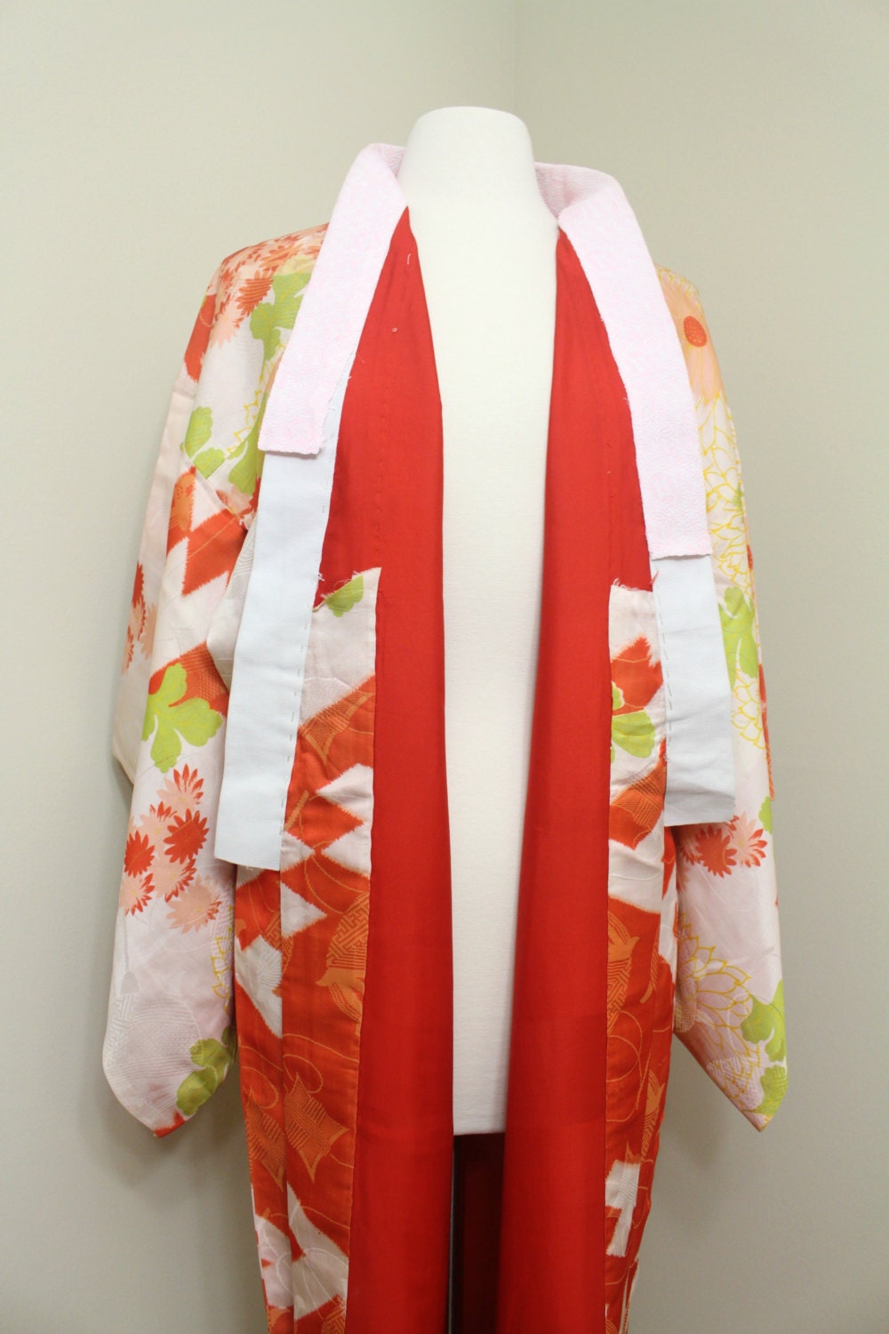 Japanese Juban. Silk Kimono. Silk Robe. Japanese Robe. Nagajuban. Silk
