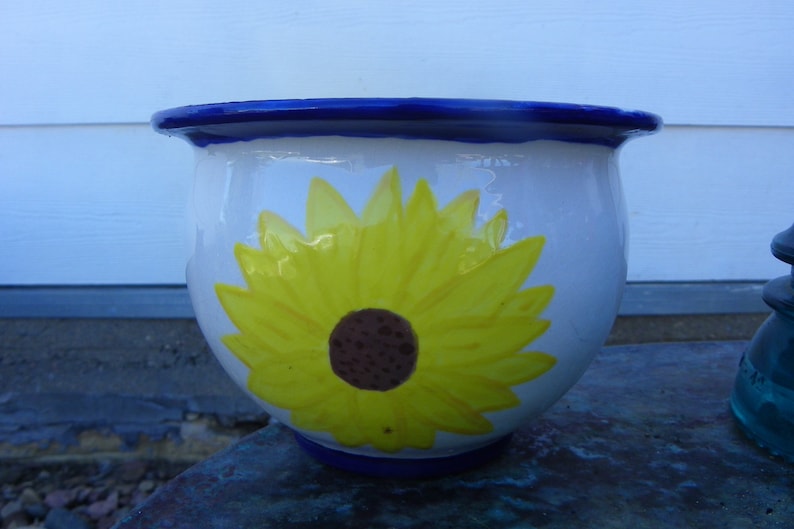 Brown Yellow Flowers Garden Cute Chic USA Vintage \u2022 Retro Crackle High Gloss Glazed Floral Sunflower Hand Painted Planter Pot