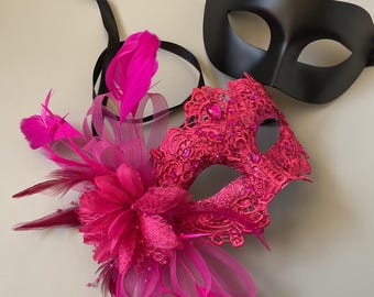 Masque en plumes de mascarade en dentelle fuchsia pour femmes filles strass floraux pierres précieuses