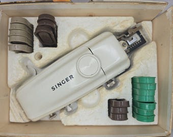Vintage Singer Professional Buttonholer Slant Needle Set w/ 18 Cams Box V102879