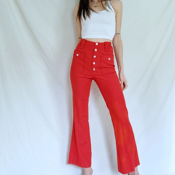 Bas vintage cloches, pantalon rouge taille haute, pantalon évasé des années 1960 et 1970, style mod, tenues disco, vêtements vintage authentiques pour femmes, XS