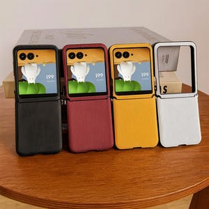 Textured Vertical Stripe Phone Case with Buckle: Motorola Razr Protection