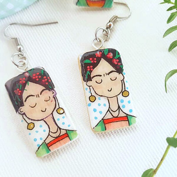 FRIDA KAHLO illustrated earrings, Frida handpainted dangle, Frida Wooden earrings, unique design, jewel for woman, ready to ship