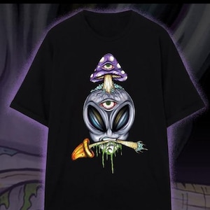Oversized Alien Graphic Tee: Soft, Trippy Ravewear