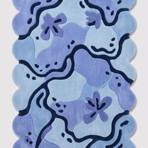 Alfombra abstracta moderna en malva y burdeos / Alfombra de lana tejida a mano con forma ondulada, alfombra orgánica de forma orgánica para sala de estar, decoración de piso contemporánea