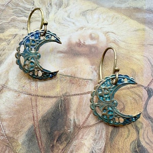Vintage Filigree Moon Earrings, Solid Brass Cold Enamel Earrings, Deco Light-weight Hand Enameled - REF 2647