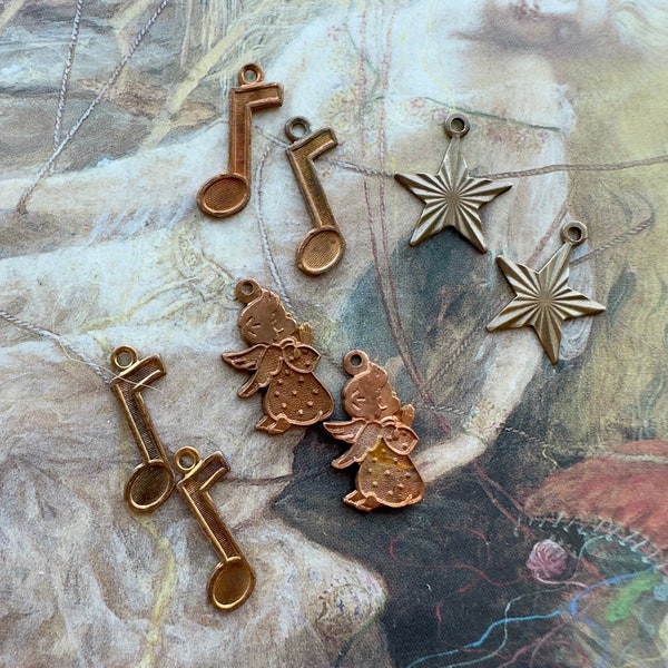 8 Vintage Old Solid Brass Angel Music Notes Charms Findings Stampings For Necklace Bracelet Pendants - REF 2894