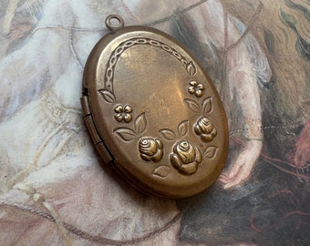 Vintage Nouveau Puffed Brass Floral Locket Pendant Findings Necklace - REF 4385