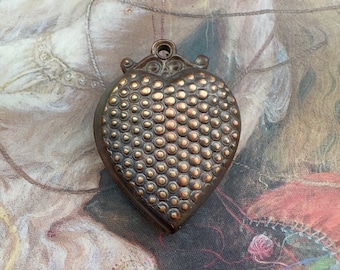 Vintage Solid Brass Puffed Textured Heart Art Deco Detailed Piece Pendant Findings Stampings - REF 4178
