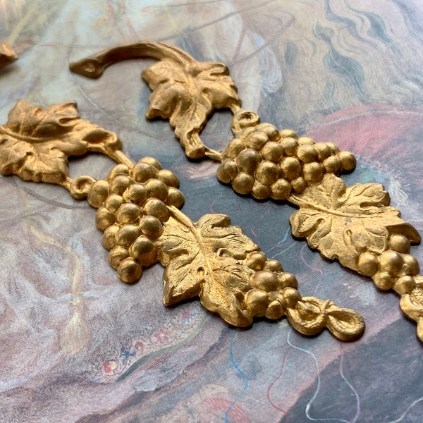 Vintage Deco GORGEOUS Solid Brass Original Grapes Connector Pendants Findings Stampings SET - REF 457