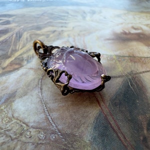 Vintage RARE Gorgeous Lavender Art Glass UPCYCLED Solid Brass Filigree Pendant - REF 2827