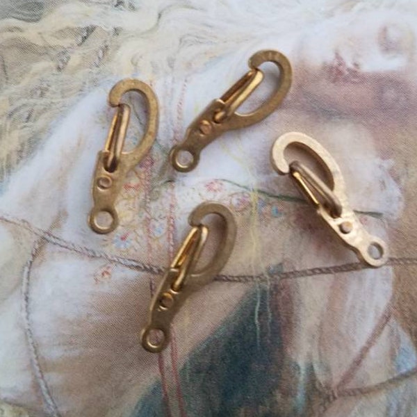 4 Beautiful OLD Vintage Brass Clasps - REF 141