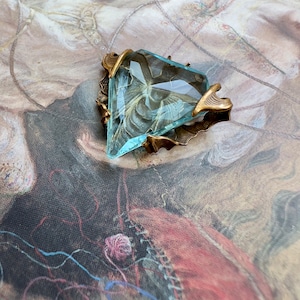 Vintage RARE mariposa aguamarina vidrio checo UPCYCLED colgante de filigrana de latón macizo REF 3683 imagen 5