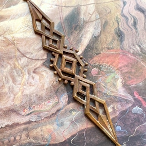 Barra Art Decó antigua, muy rara y antigua de latón macizo, adornada con detalles intrincados, con estampado de 4 1/4" - REF 5223
