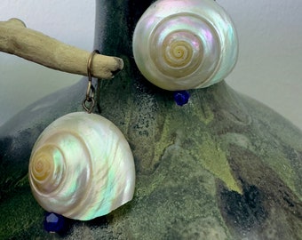 Vintage RARE Nautilus Shell Earrings Iridescent UPCYCLED Earrings Ursula Little Mermaid - REF 3530