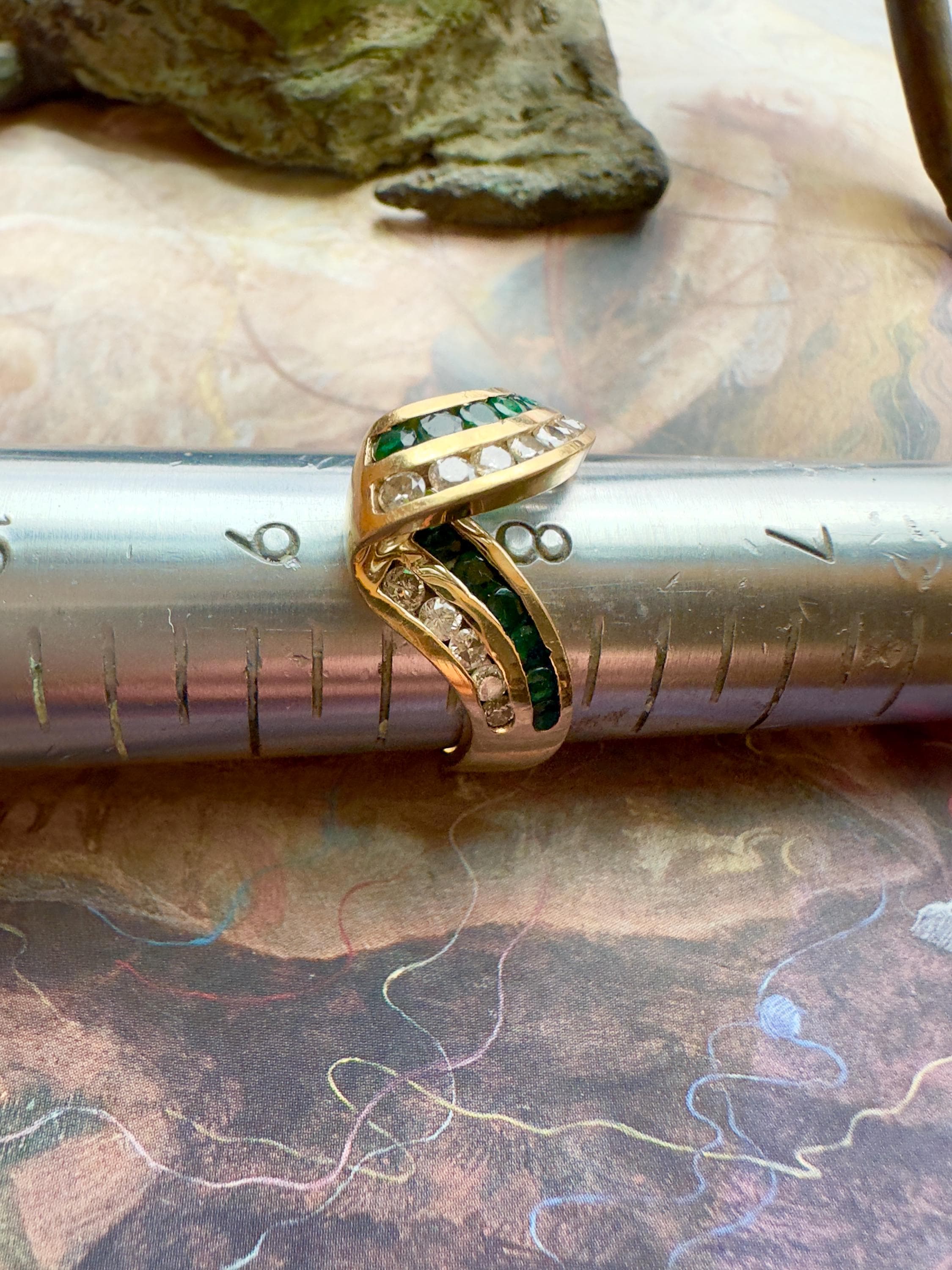 Vintage 14K Solid Gold Emerald Diamond Ring, Vintage 1990s Jewelry 5.9 Grams, Size 8 - REF 4696