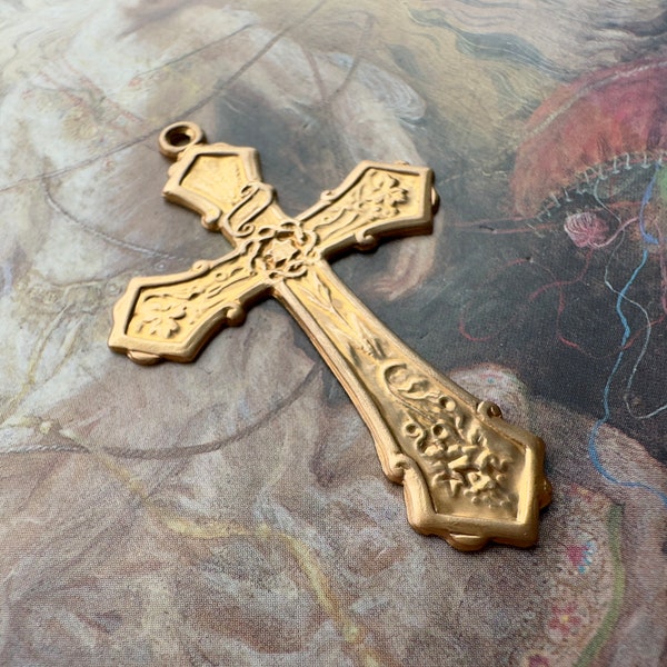 Vintage Solid Brass Ornate Cross Art Nouveau Detailed Piece Pendant Findings Stampings Feather-weight - REF 3288