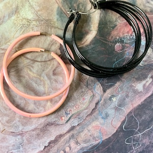 2 Pairs Vintage Original MINT Condition 80s Enamel Hoop Earrings, Chunky Hoops, Pink, Black Hoop Earrings, New Old Stock - REF 1209