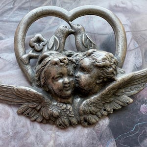 Art Nouveau Repousse Brooch - Etsy display picture 1