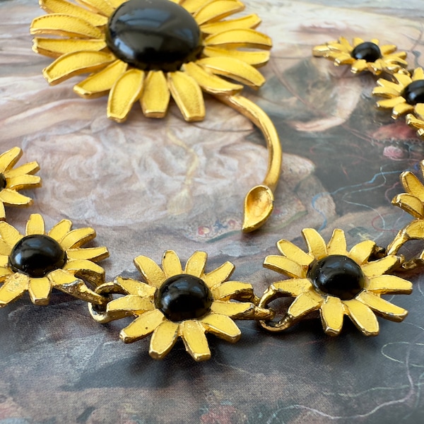 Vintage WEISS Enamel Flower Brooch Bracelet Set, Vogue Designer Enamel Jewelry Set - REF 3817