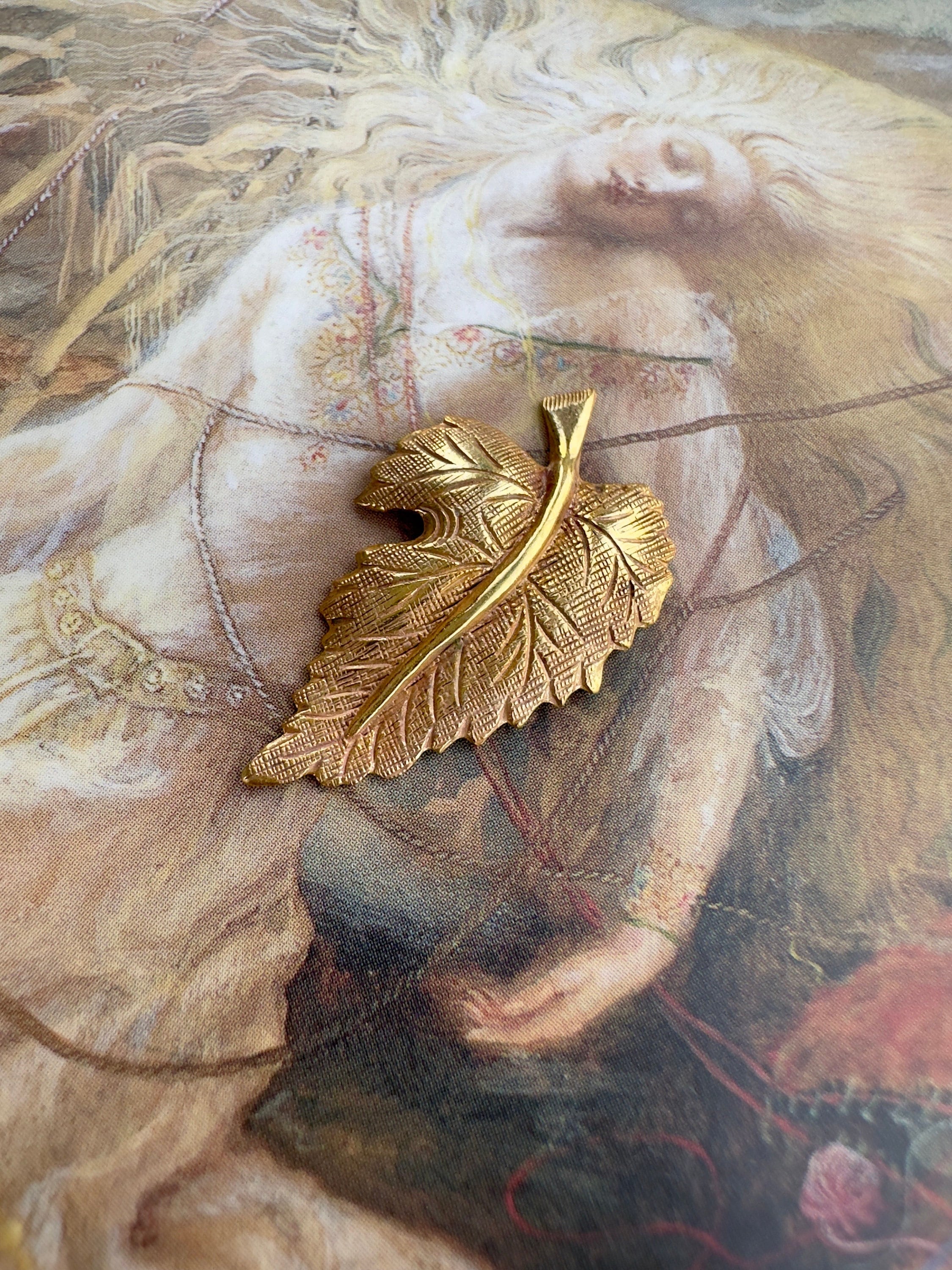 希少Miriam　haskellビンテージブレス Vintage Gold Gilt Miriam Haskell Solid Brass Ornate Leaf 1 1/8